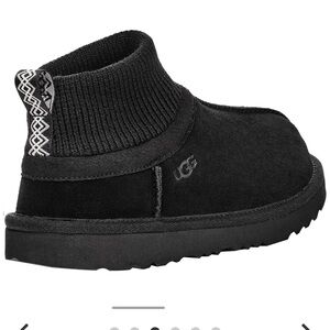 UGG
Classic Ultra Stretch Cuff Boot - Kids' black size 12 preowned